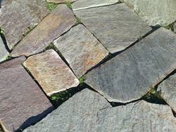 Polygonalplatten Pilio Grün mit Braunen Adern