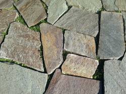 Polygonalplatten Pilio Grün mit Braunen Adern