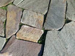 Polygonalplatten Pilio Grün mit Braunen Adern